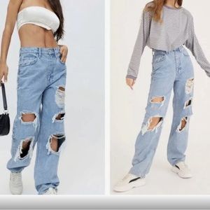 BDG high-rise baggy jean with rips. Size 28